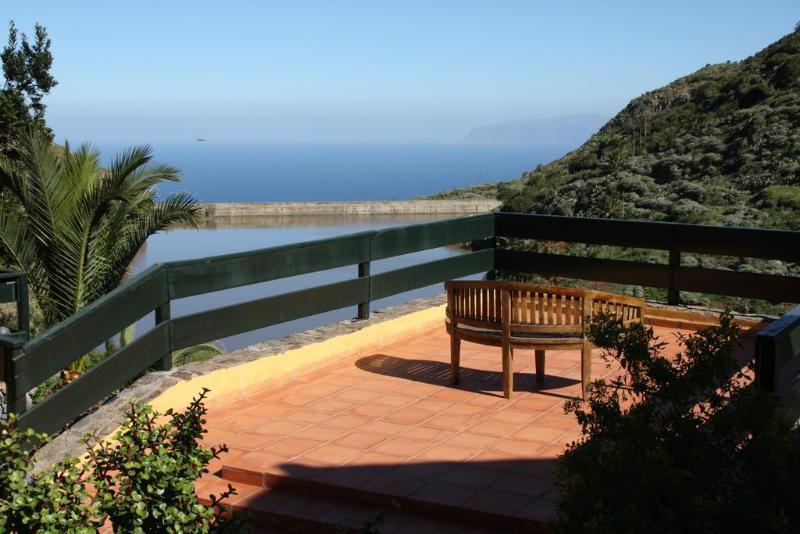 Las Casas Del Chorro Agulo Екстериор снимка