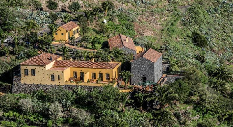 Las Casas Del Chorro Agulo Екстериор снимка