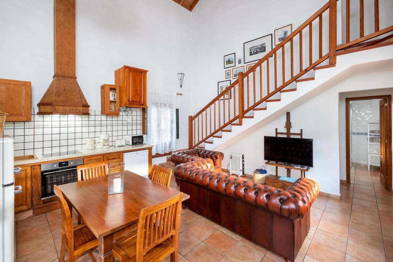 Las Casas Del Chorro Agulo Екстериор снимка