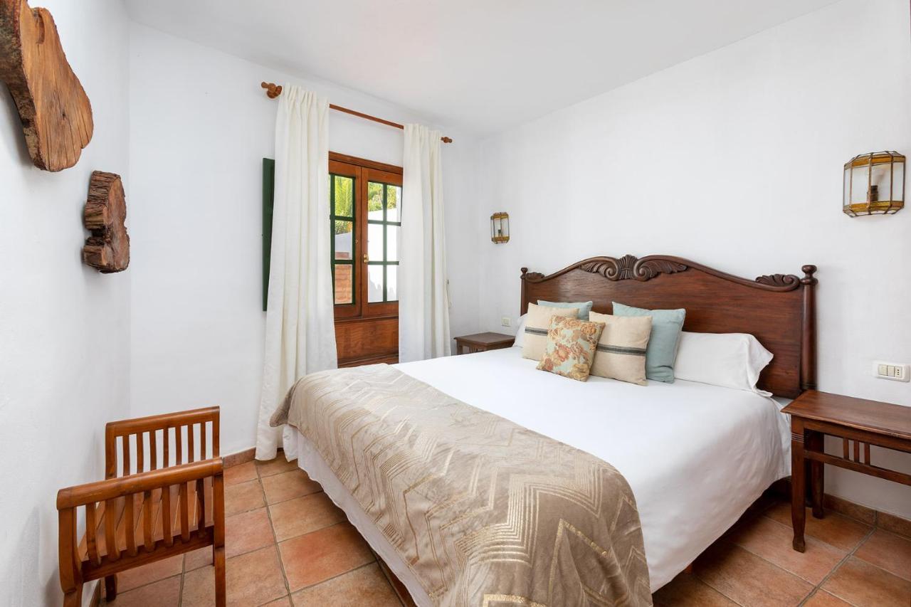 Las Casas Del Chorro Agulo Екстериор снимка