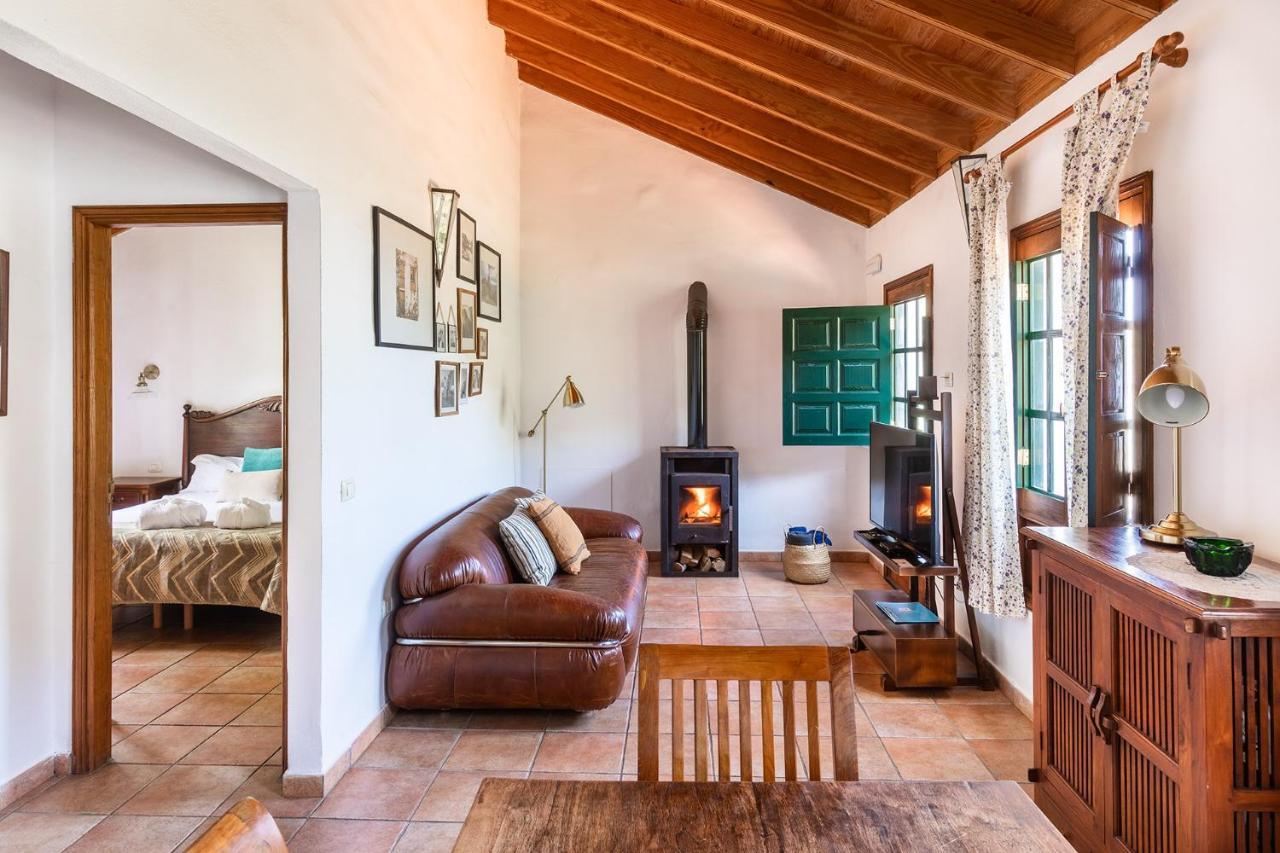 Las Casas Del Chorro Agulo Екстериор снимка