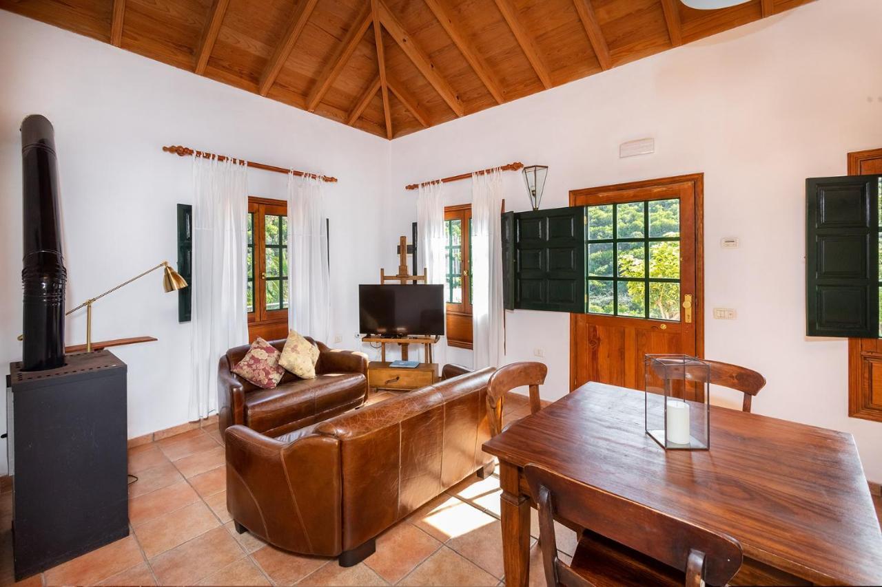 Las Casas Del Chorro Agulo Екстериор снимка