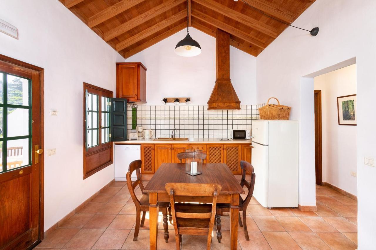 Las Casas Del Chorro Agulo Екстериор снимка